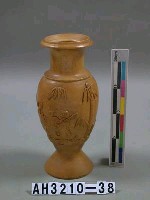藏品(木雕花瓶)的圖片